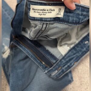 Abercrombie & Fitch jeans; Super skinny ankle high rise